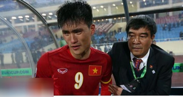 Thủy tiên khóc cùng công vinh sau trận thua tại aff suzuki cup 2014 - 2