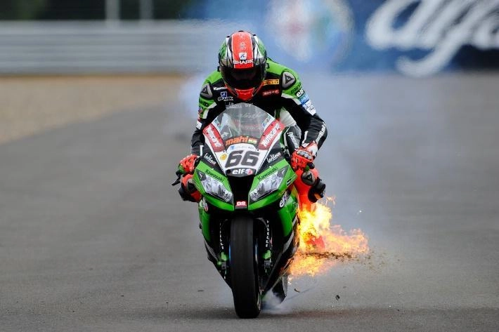 Tổng hợp hình màu xanh huyền thoại kawasaki cùng nài ngựa 66 tom sykes - 19