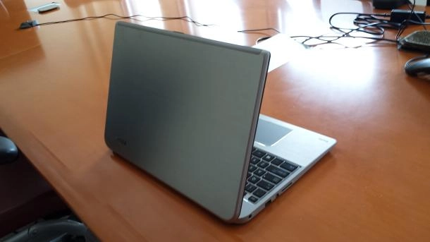 Toshiba ra mắt 2 laptop giá rẻ với thiết kế bắt mắt - 1