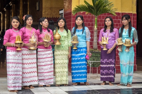 Trang phục truyền thống của phụ nữ 10 nước asean - 7