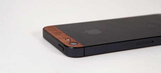 Trang trí cho iphone với miếng dán bằng gỗ độc đáo - 1