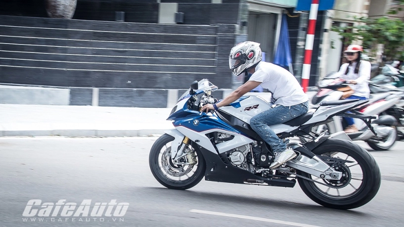 Trên yên bmw s1000rr 2015 chú cá mập dễ thuần - 15