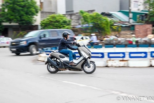 Trên yên yamaha nm-x một chiếc xe tay ga hoàn hảo - 6