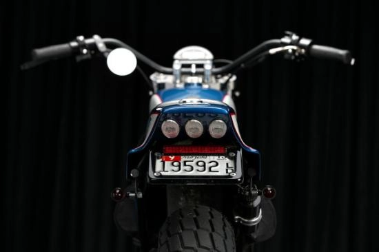 Triumph street tracker mẫu xe độ của một tay đua - 7