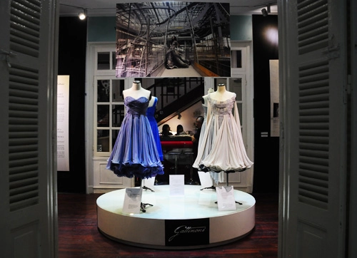Váy audrey hepburn elizabeth taylor trưng bày tại vn - 1