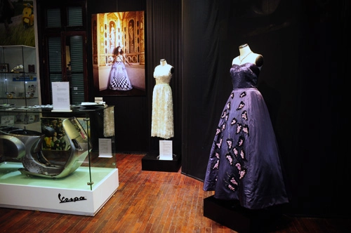 Váy audrey hepburn elizabeth taylor trưng bày tại vn - 7