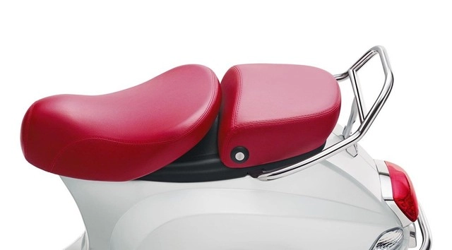 Vespa elegante giá 27 triệu đồng - 7