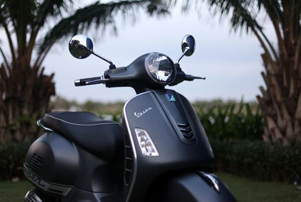 Vespa gts super anh chàng đẹp mã - 2