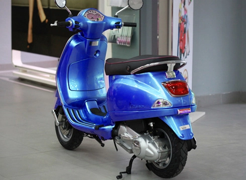 Vespa lx với màu sắc đẹp lung linh - 4