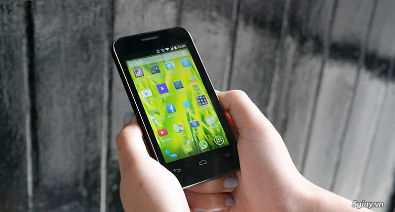 Vodafone ra mắt smart power 4 với màn hình hiển thị 5 inch - 3