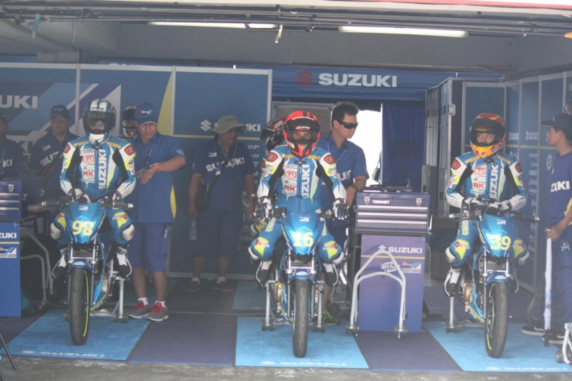 Vòng 2 giải đua xe gắn máy suzuki asian challenge tại đường đua sentul - indonesia - 5