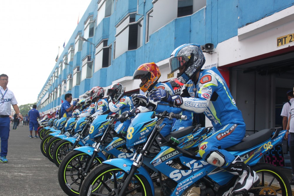 Vòng 2 giải đua xe gắn máy suzuki asian challenge tại đường đua sentul - indonesia - 6