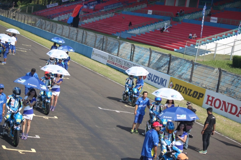 Vòng 2 giải đua xe gắn máy suzuki asian challenge tại đường đua sentul - indonesia - 7