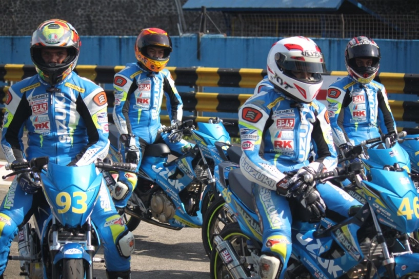 Vòng 2 giải đua xe gắn máy suzuki asian challenge tại đường đua sentul - indonesia - 9