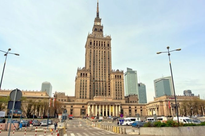 Warsaw thành phố vươn lên từ đống tro tàn - 10