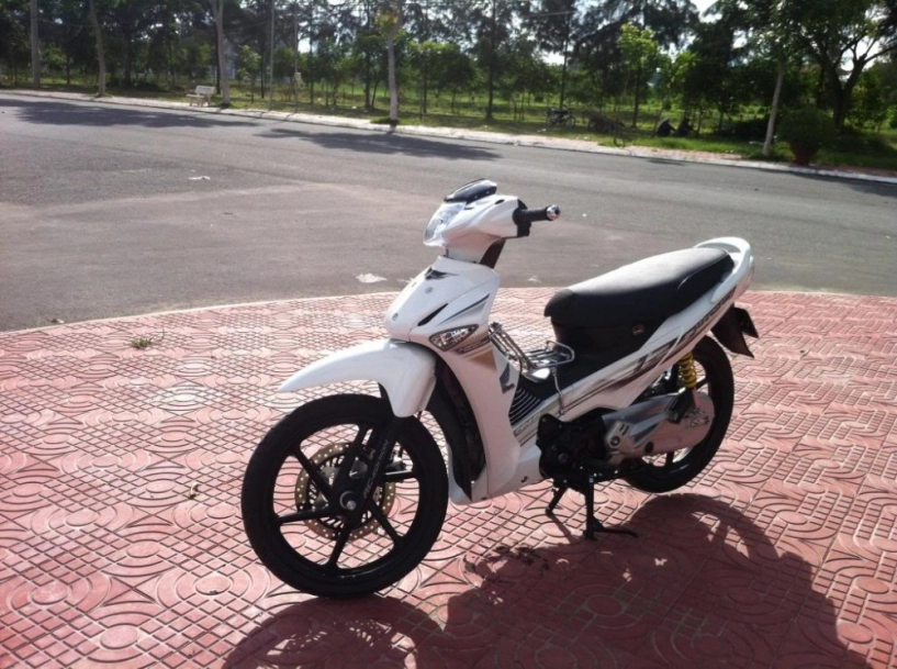 Wave 125i độ cực chất với màu trắng tinh khôi - 5