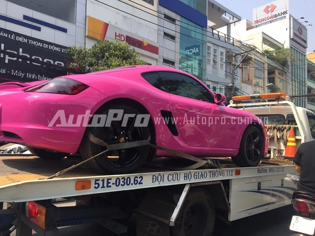 Xuất hiện porsche cayman s màu hồng tại sài gòn - 1