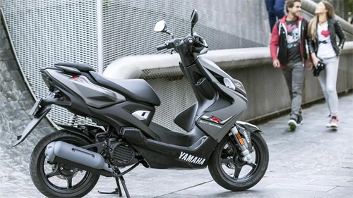 Yamaha aerox 4 - scooter thể thao 50 phân khối mới - 4