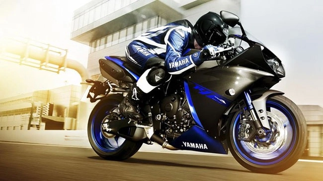 Yamaha indonesia công bố giá chính thức của yamaha yzf-r1 2014 - 1