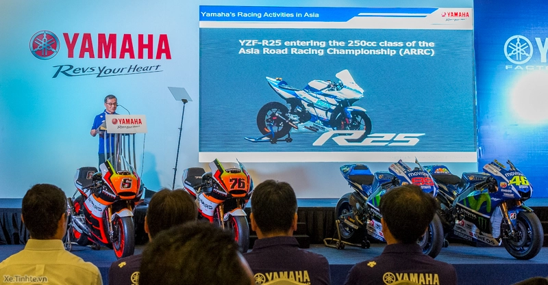 Yamaha m1 2015 và r25 2015 cùng xuất hiện tại malaysia - 13
