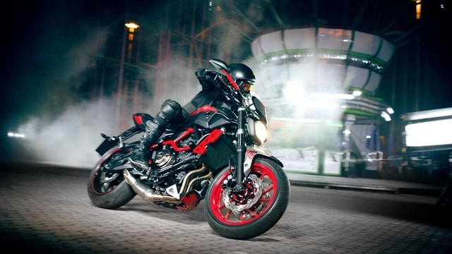 Yamaha mt-07 chiếc nakedbike giá rẻ ra mắt phiên bản stunt mới - 4