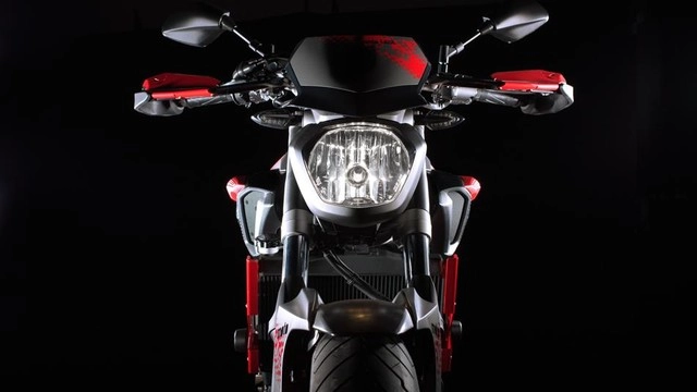 Yamaha mt-07 chiếc nakedbike giá rẻ ra mắt phiên bản stunt mới - 6