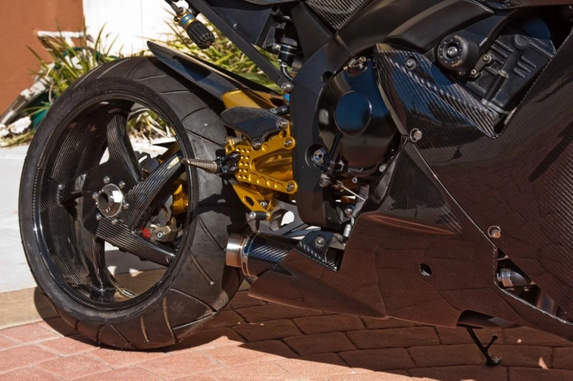 Yamaha r1 độ phiên bản carbon fiber đầy bá đạo - 3