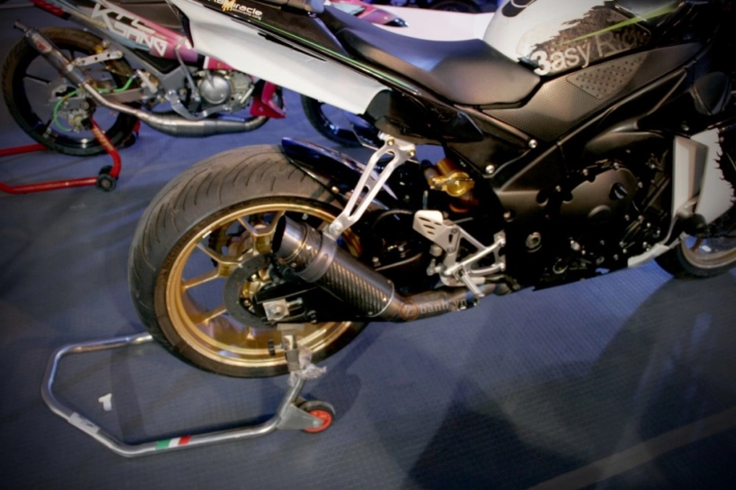 Yamaha r1 phiên ban 46vr - 12