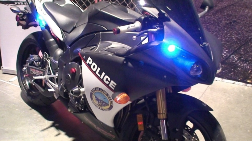Yamaha r1 police quá dữ cho đội cảnh sát long beach - 1