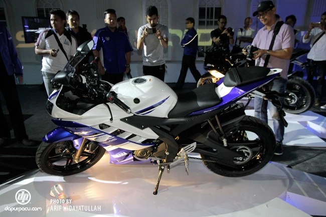 Yamaha r15 20 2014 cực kì hút khách tại indonesia - 7