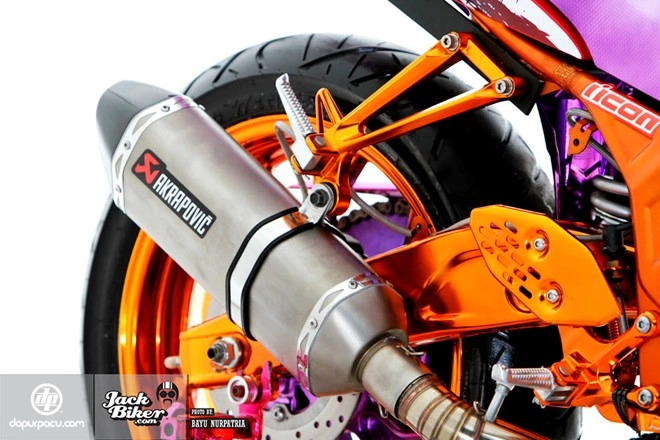 Yamaha r25 màu sắc nổi bật của biker mạo hiểm - 9