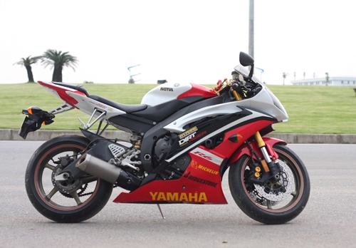 Yamaha r6 ngựa hoang khó cầm cương - 5