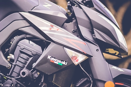 Yamaha r6 vs kawasaki z1000 - 11