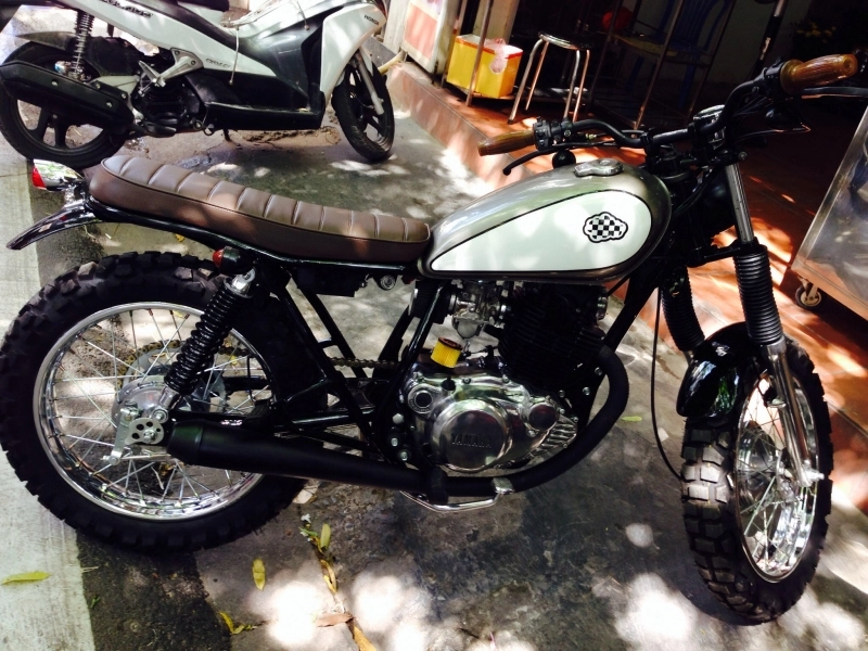 Yamaha sr250 tracker trang điểm lại theo phong cách hầm hố - 5