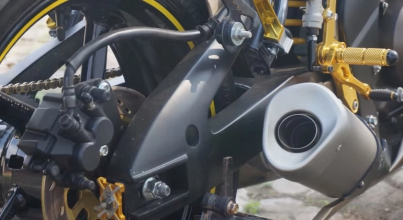 Yamaha v-ixion độ hầm hố với phong cách sportbike - 5