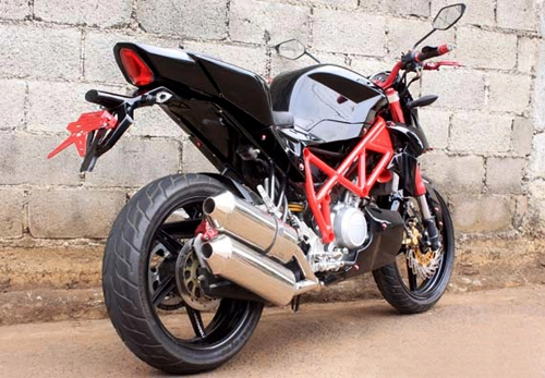 Yamaha v-ixion tạo hình với phong cách ducati streetfighter - 4