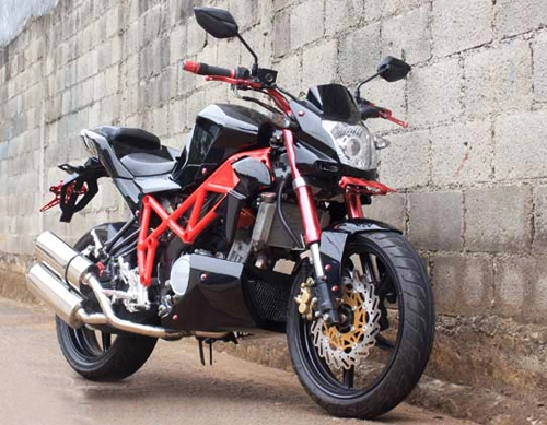 Yamaha v-ixion tạo hình với phong cách ducati streetfighter - 1