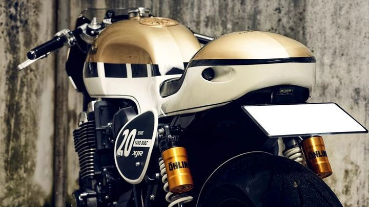 Yamaha xjr1300 hầm hố với phong cách cafe racer - 4