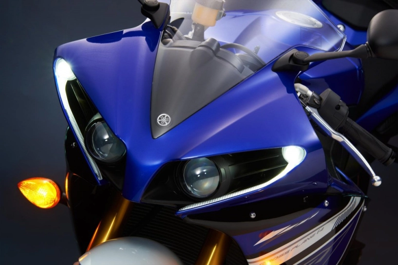 Yamaha yzf-r1 nhà vô địch cho người xứng đáng - 11