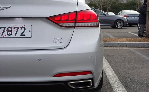 Ảnh thực tế xe sang giá rẻ hyundai genesis 2015 - 8