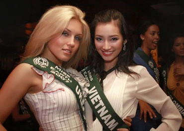 Ảnh trúc diễm khoe sắc cùng thí sinh miss earth - 7