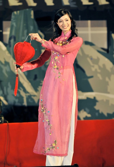 Áo dài kimono khoe sắc trên sân khấu hội an - 5