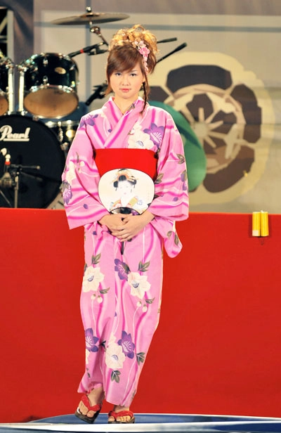 Áo dài kimono khoe sắc trên sân khấu hội an - 6