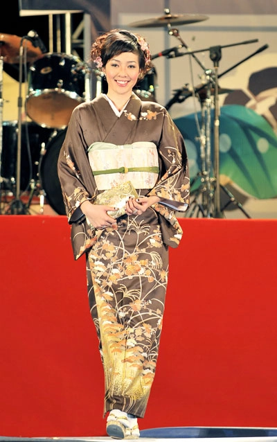 Áo dài kimono khoe sắc trên sân khấu hội an - 7