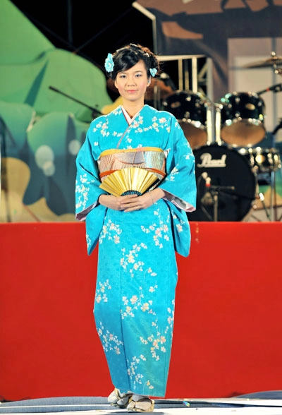 Áo dài kimono khoe sắc trên sân khấu hội an - 8