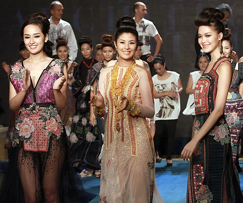 Ba hoa hậu đọ sắc với thời trang việt - italy - 12
