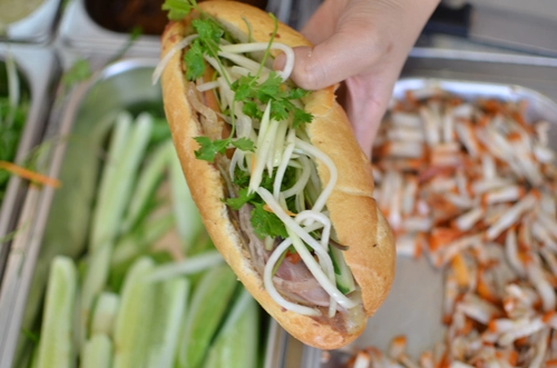 Bánh mì kẹp ngon nức tiếng ở thủ đô - 4