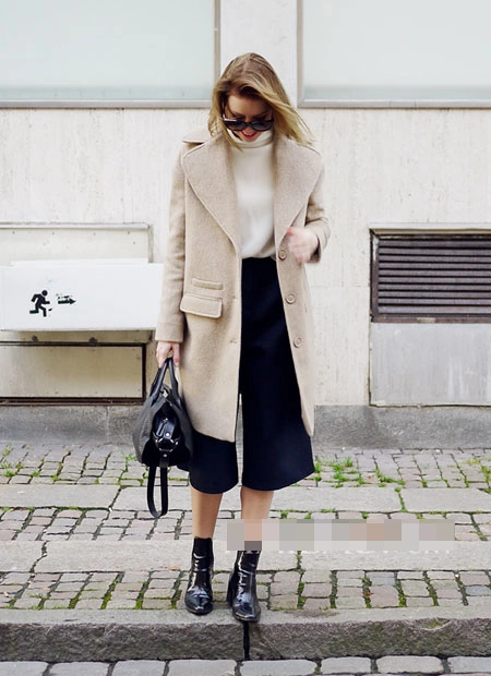 Blogger nổi tiếng khoe tài phối áo khoác với3 kiểu giày - 3