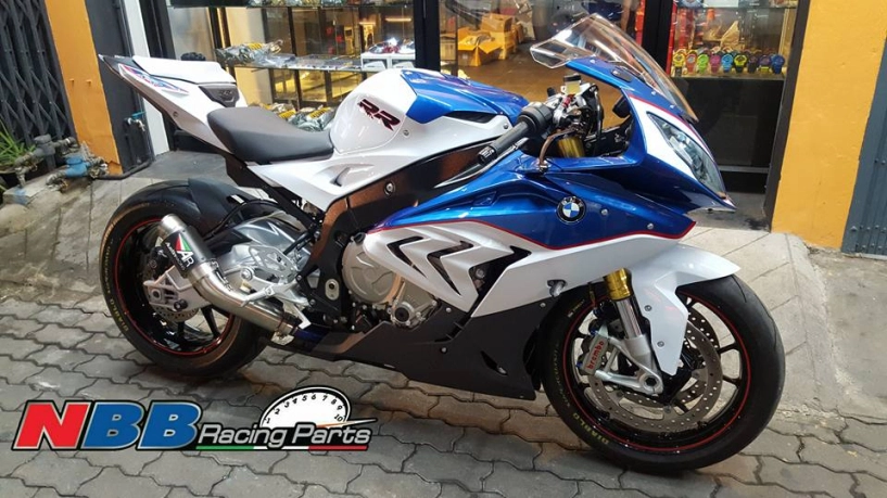 Bmw s1000rr 2015 độ phong cách với gói nâng cấp phụ kiện hàng hiệu - 1
