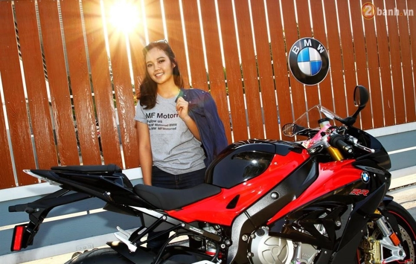 Bmw s1000rr 2016 phiên bản đỏ đen của nữ biker 18 tuổi - 2